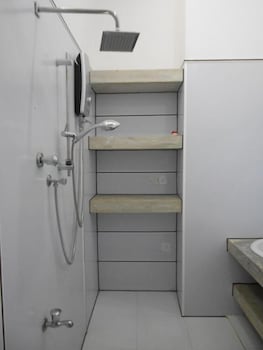 mrs wijenayakes beach haven guest house