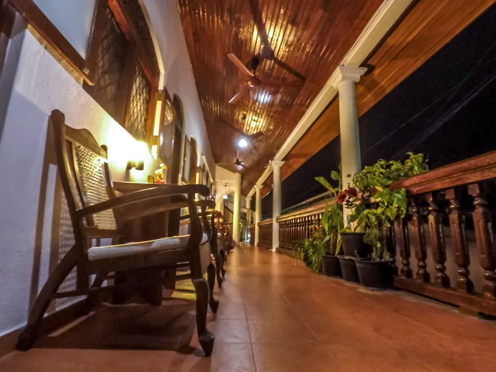 mrs wijenayakes beach haven guest house