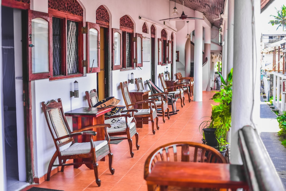 mrs wijenayakes beach haven guest house