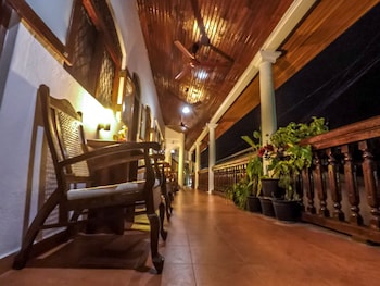 mrs wijenayakes beach haven guest house