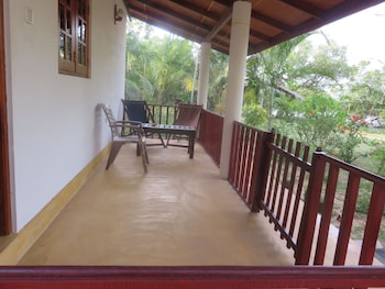 beach lagoon guesthouse