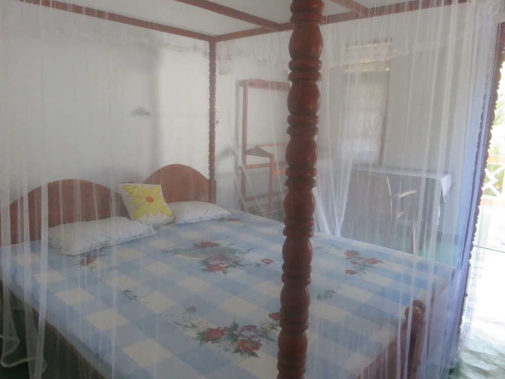 beach lagoon guesthouse