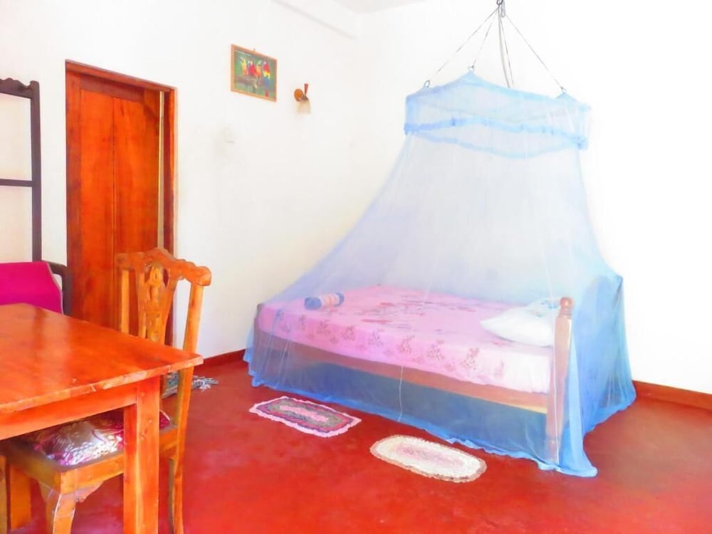 beach lagoon guesthouse