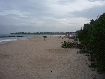 beach lagoon guesthouse