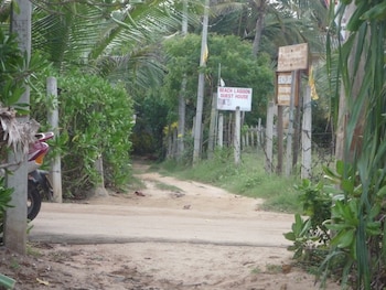 beach lagoon guesthouse