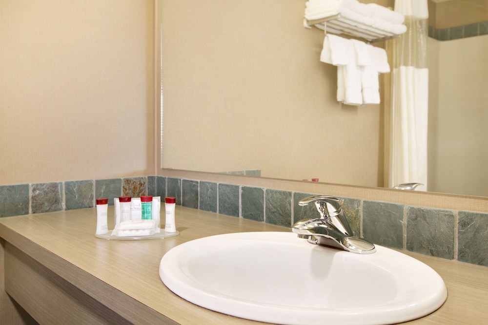 ramada by wyndham nanaimo