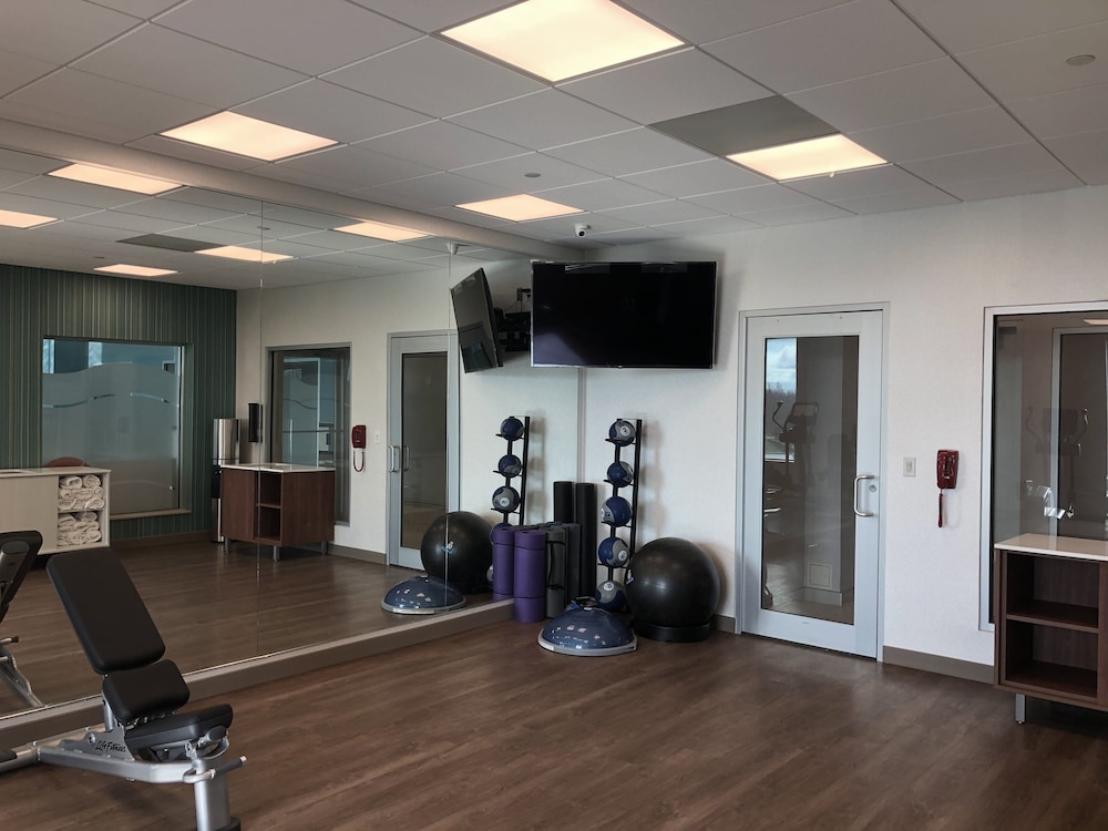 holiday inn express and suites halifax airport by ihg