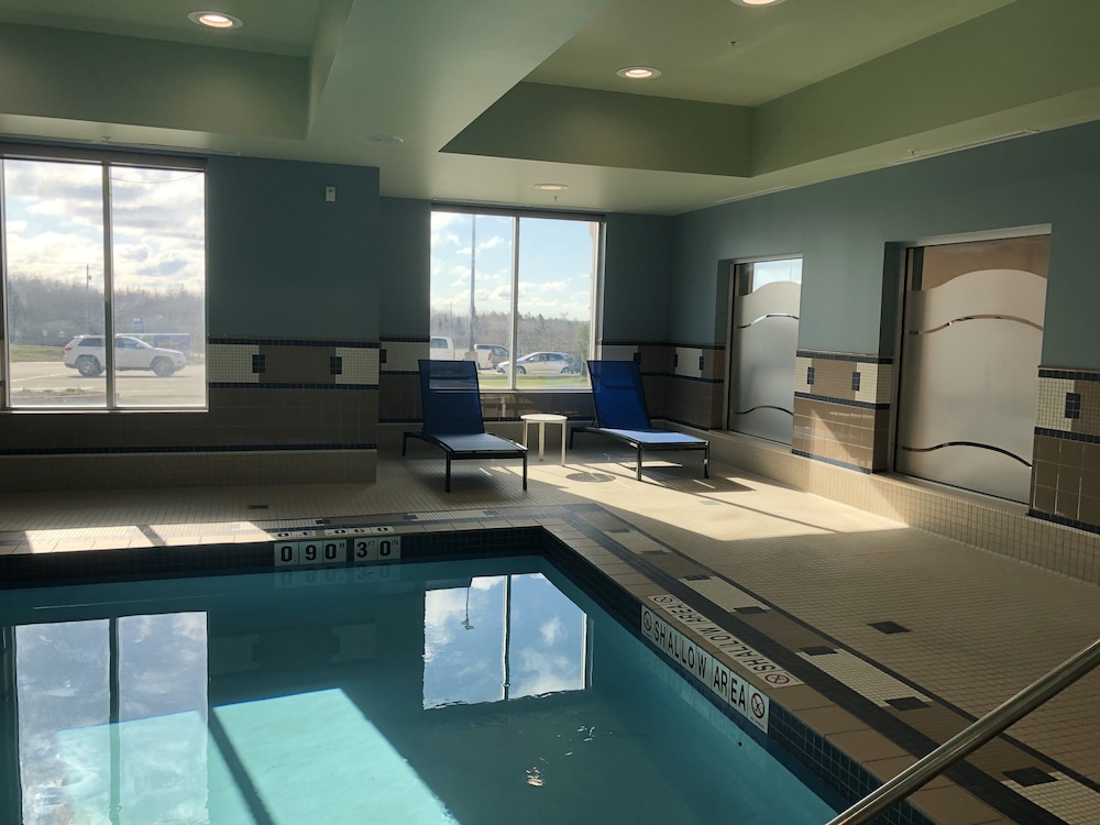 holiday inn express and suites halifax airport by ihg