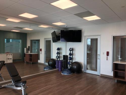 holiday inn express and suites halifax airport by ihg