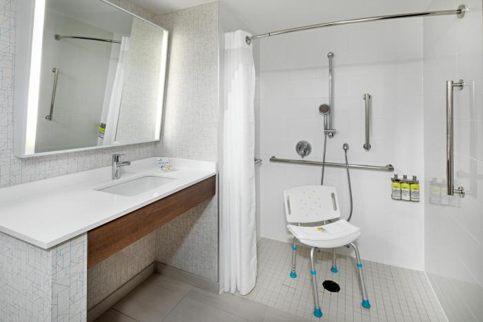 holiday inn express and suites halifax airport by ihg