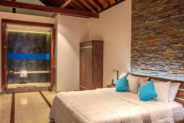 r degrees ambalangoda