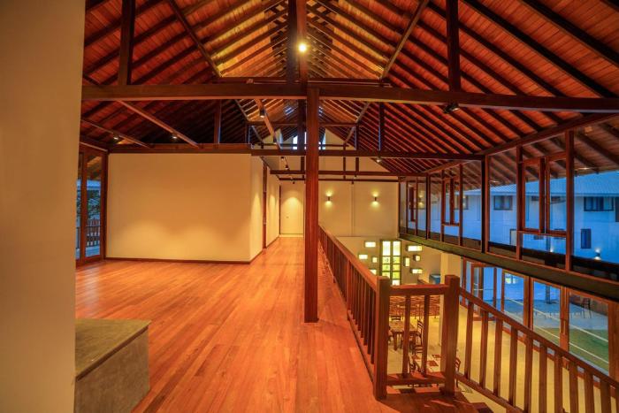 r degrees ambalangoda