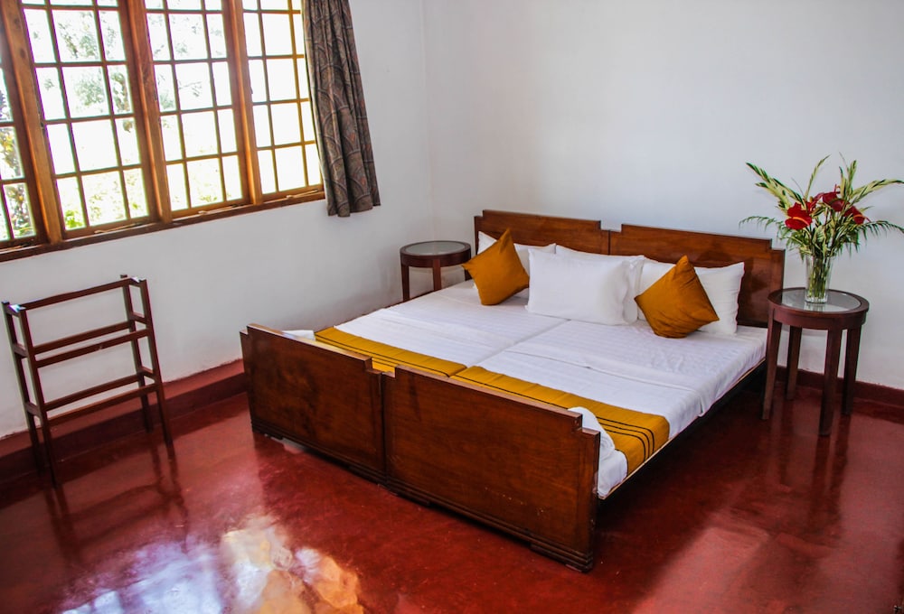 hatale mini worlds end bungalow