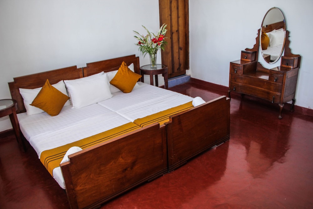 hatale mini worlds end bungalow