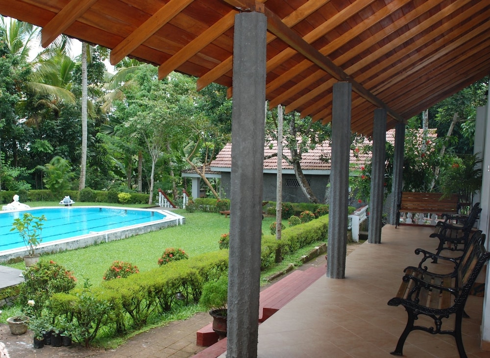 the bungalow at pantiya estate