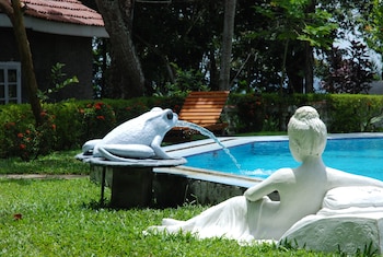 the bungalow at pantiya estate