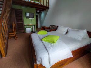 manudi glenfallsedge rest