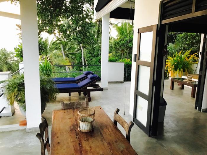 laras place unawatuna