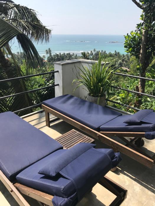 laras place unawatuna