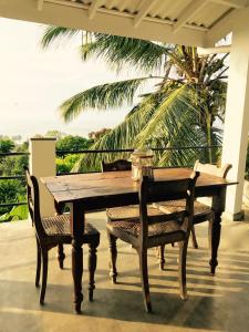 laras place unawatuna