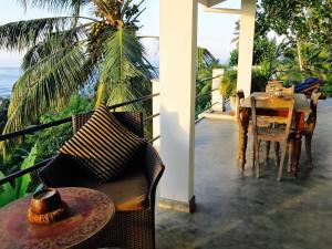 laras place unawatuna