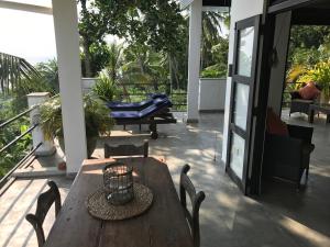 laras place unawatuna