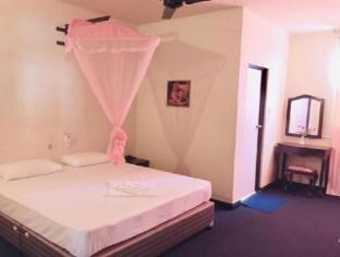 sanas beach guesthouse and restaurant