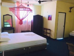 Sana's Beach Guesthouse And Restaurant,,2 star