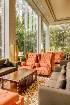 the golden crown hotel