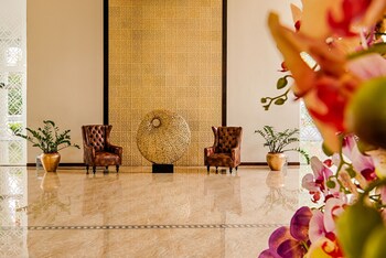 the golden crown hotel