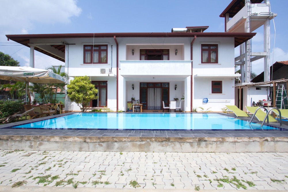 the blue beach guesthouse