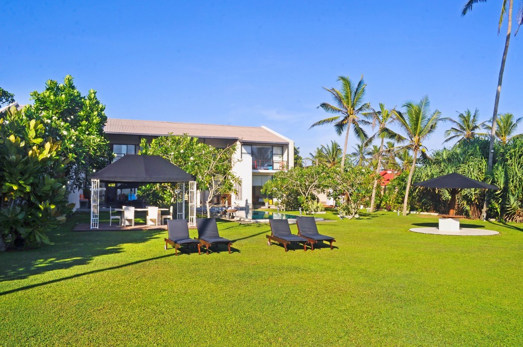 mirissa beach villa