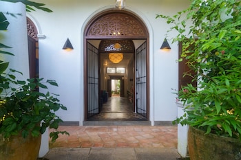 villa aurora galle fort