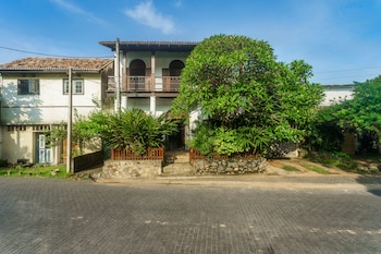 villa aurora galle fort
