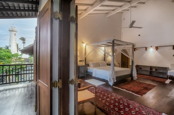 villa aurora galle fort
