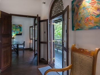 villa aurora galle fort