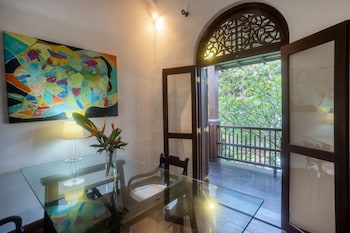 villa aurora galle fort