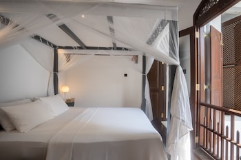 villa aurora galle fort