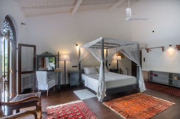 villa aurora galle fort