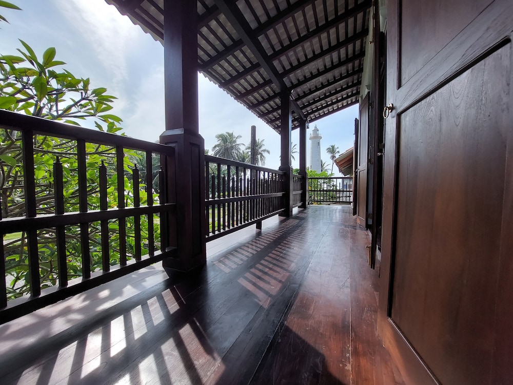 villa aurora galle fort
