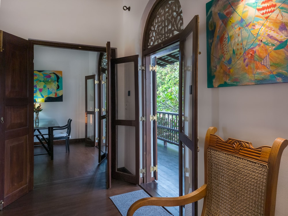 villa aurora galle fort