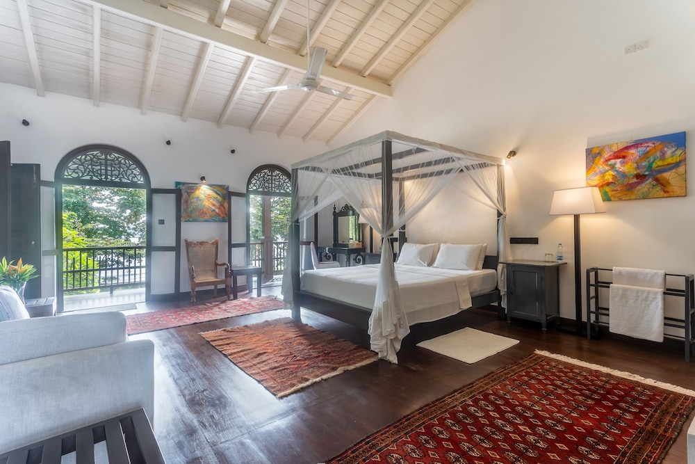 villa aurora galle fort