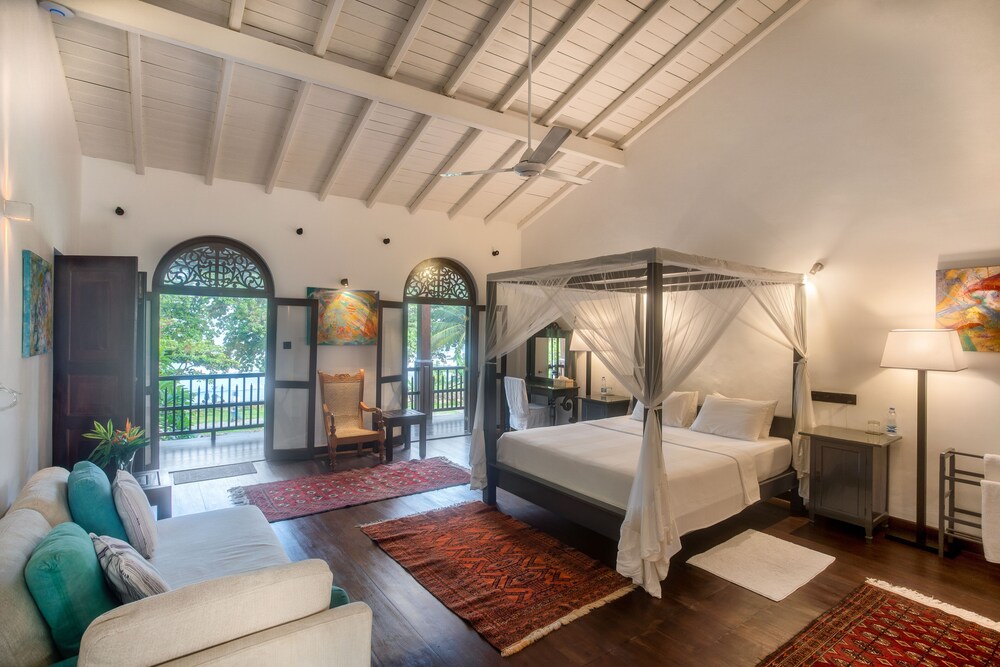 villa aurora galle fort