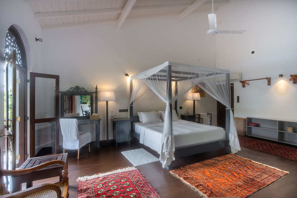 villa aurora galle fort