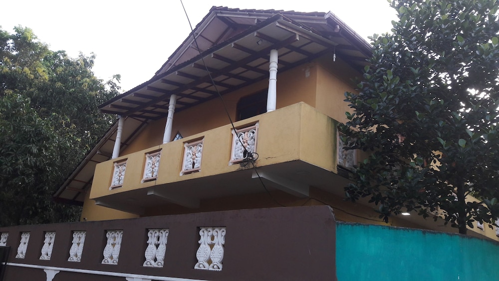 srilusa home stay hikkaduwa
