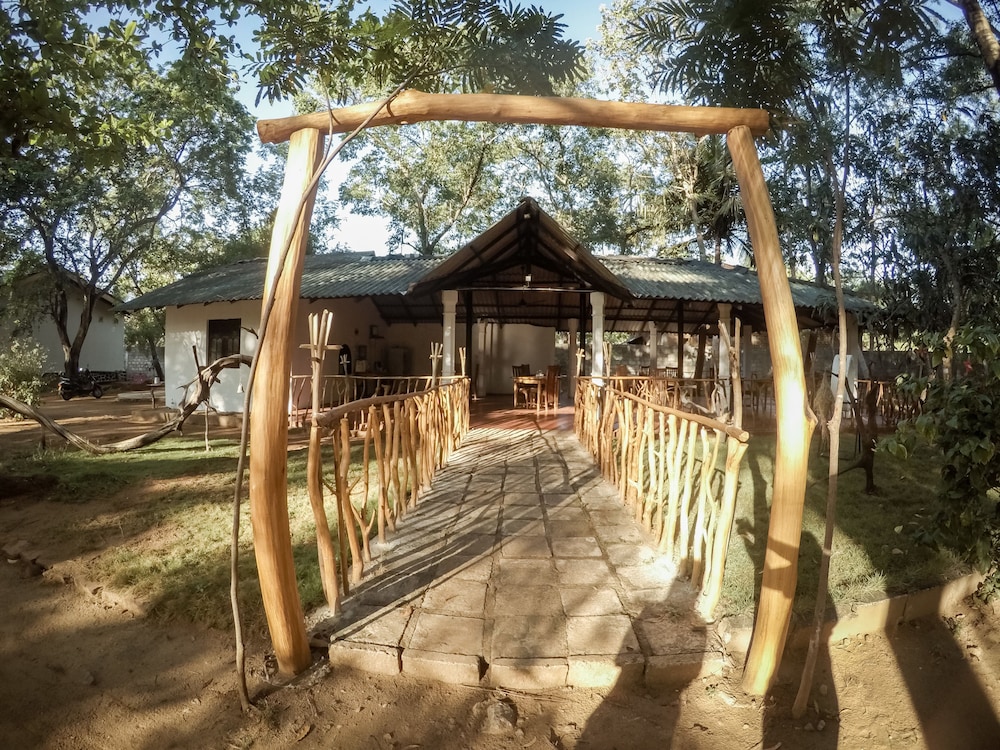 apsaras resort sigiriya
