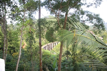 senevi 9 arch homestay