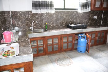 senevi 9 arch homestay