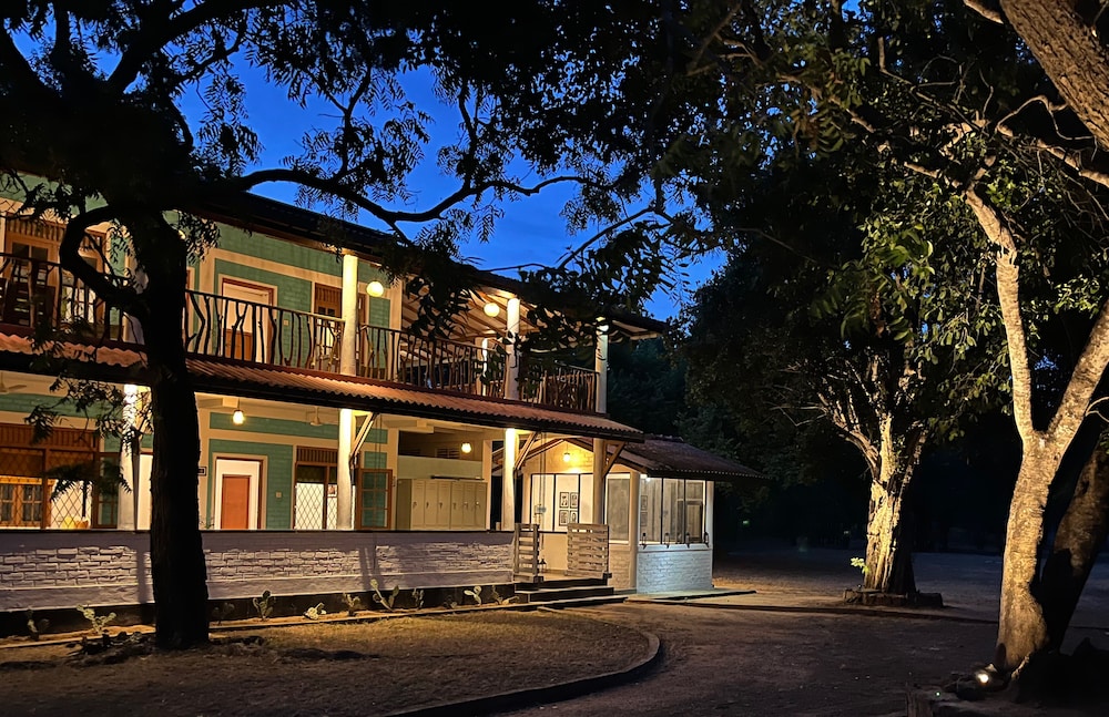 funky leopard safari lodge bordering yala national park hostel