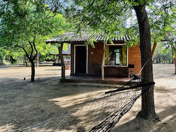 funky leopard safari lodge bordering yala national park hostel